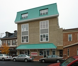 Delaware River Breeze Condominiums in Bristol, PA - Building Photo - Building Photo