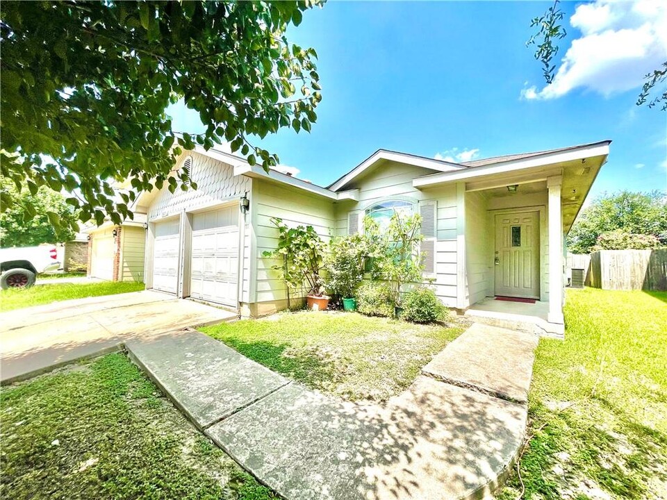 1401 Coriander Dr in Austin, TX - Building Photo