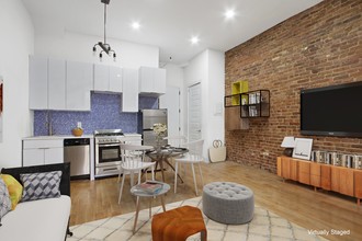 299 Vanderbilt Avenue in Brooklyn, NY - Foto de edificio - Building Photo