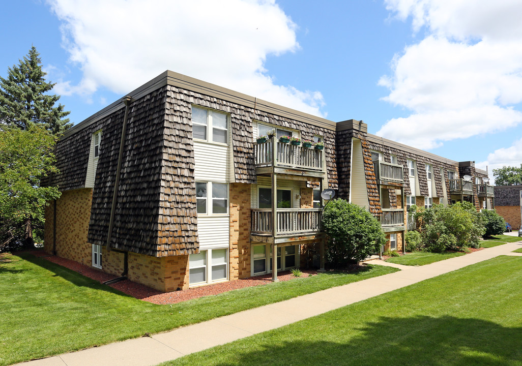 Lakeview in Urbandale, IA - Foto de edificio