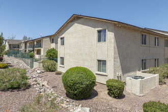 Shamrock Glen Condiminiums in Phoenix, AZ - Building Photo - Building Photo