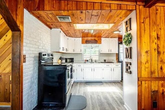 9096 Dubois Blvd in Orlando, FL - Foto de edificio - Building Photo