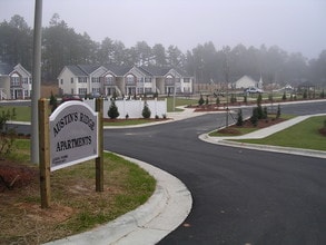 Austin's Ridge Apartments in Southern Pines, NC - Building Photo - Building Photo