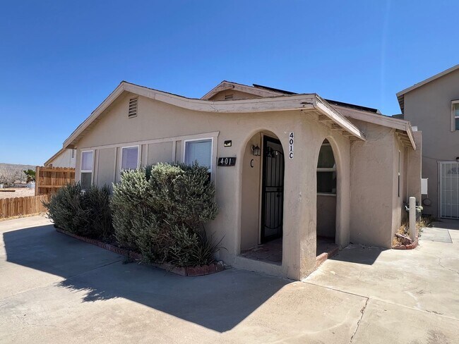 401 Barstow Rd in Barstow, CA - Building Photo - Building Photo