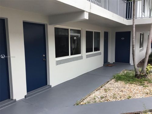 1010 SE 15th St-Unit -108 in Fort Lauderdale, FL - Building Photo - Building Photo