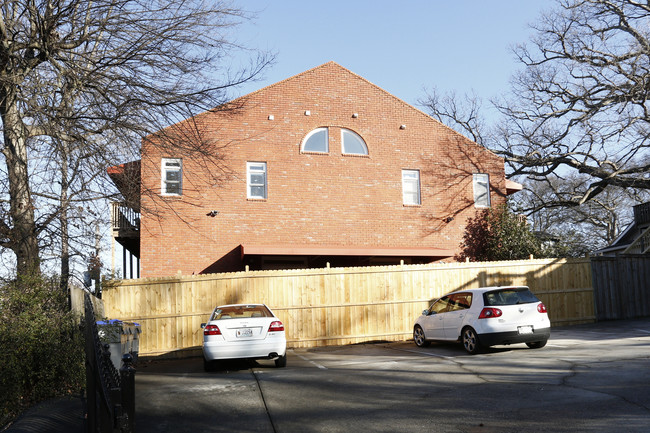 701 Greenwood Ave NE in Atlanta, GA - Foto de edificio - Building Photo