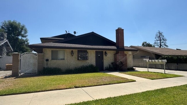 property at 616 N Pasadena Ave