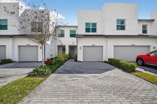 4790 Navali Dr in Wellington, FL - Building Photo