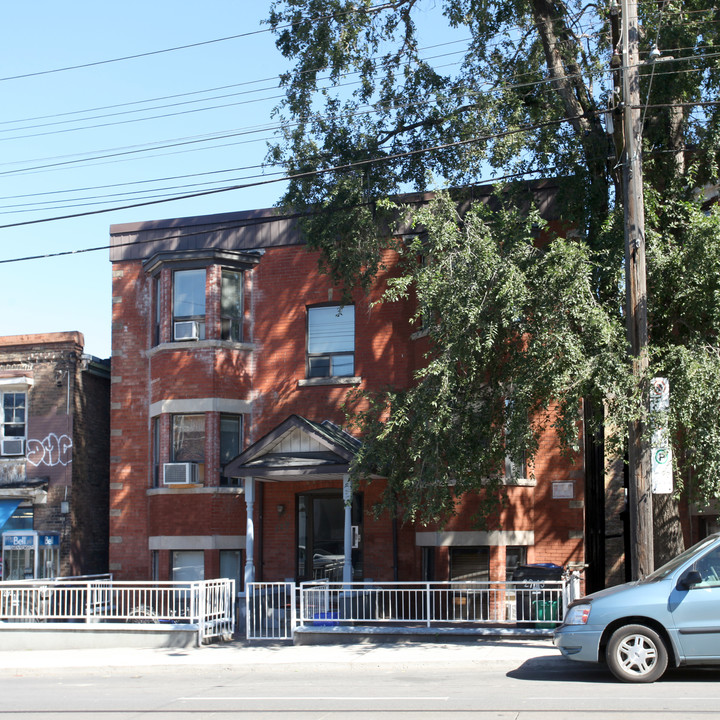 295 Ossington Ave in Toronto, ON - Building Photo