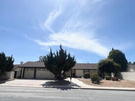 3271 Rosehill Cir in Thousand Oaks, CA - Building Photo