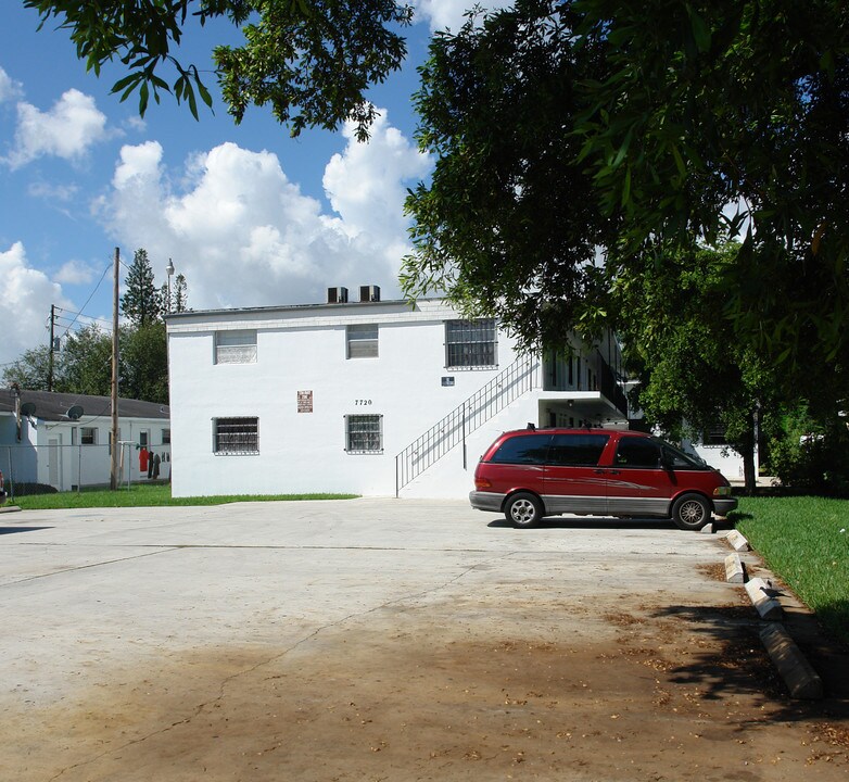 Bowery Evans Apartments in Miami, FL - Building Photo