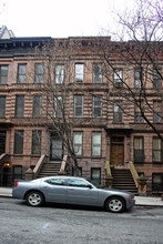 262 W 71st St in New York, NY - Building Photo - Building Photo