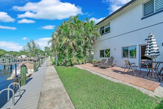 2724 Treasure Cove Cir in Fort Lauderdale, FL - Building Photo - Building Photo