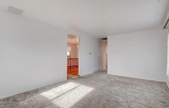 3055 Victor St in Aurora, CO - Foto de edificio - Building Photo