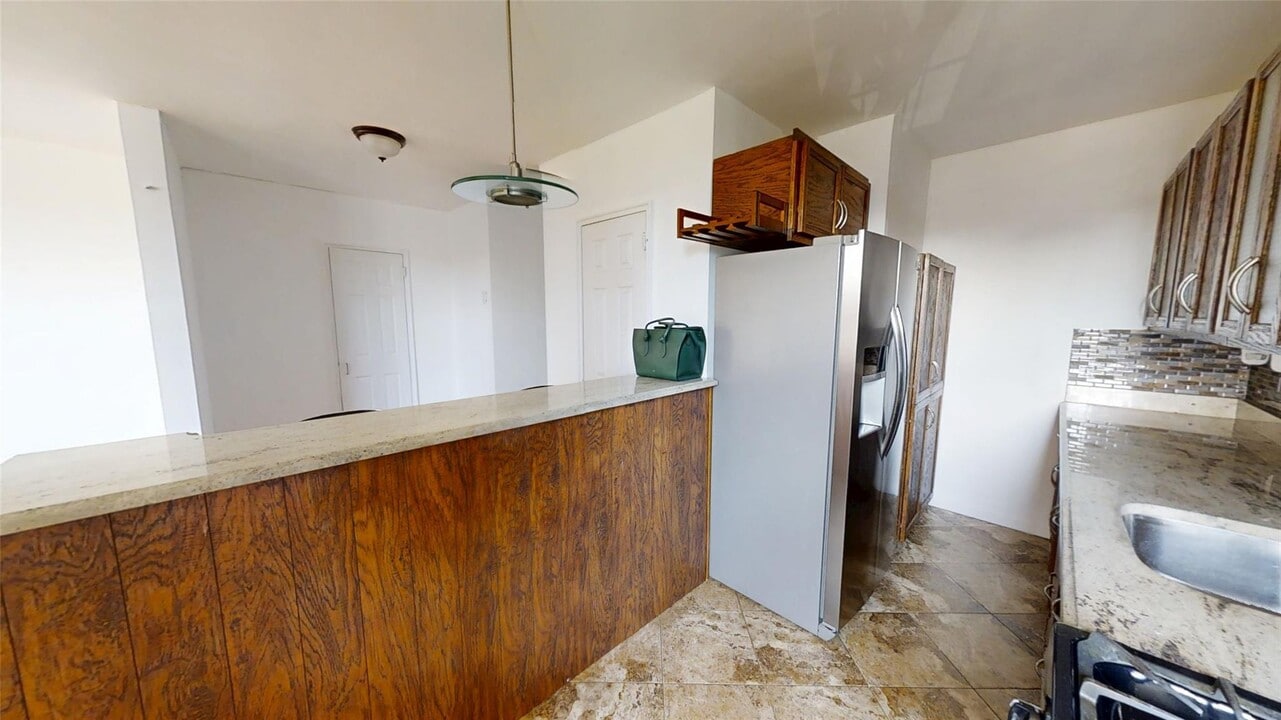 796 Bronx River Rd in Yonkers, NY - Building Photo