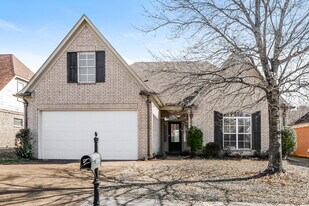 1516 Sawmill Creek Ln in Cordova, TN - Building Photo