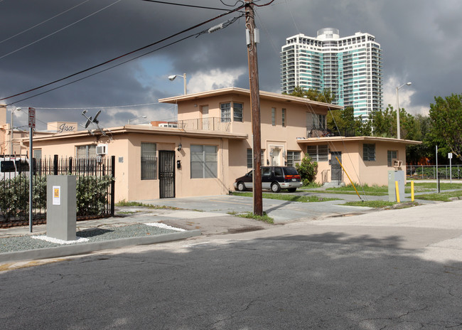 2950 NE 2nd Ct in Miami, FL - Building Photo - Building Photo