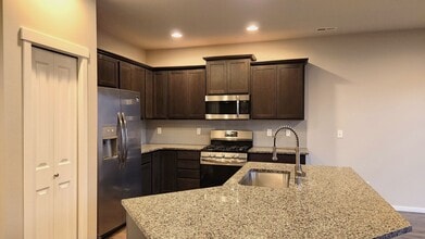 6934 Oleander Ave NE in Lacey, WA - Building Photo - Building Photo