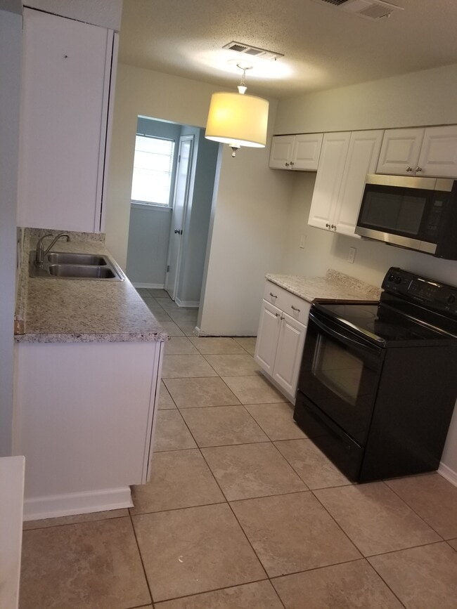 1536 Natchez Ln in La Place, LA - Building Photo - Building Photo