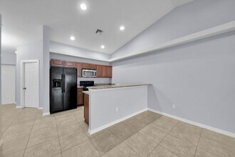 1621 SW 33rd St in Cape Coral, FL - Building Photo - Building Photo