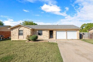 5945 Jackie Terrace in Watauga, TX - Building Photo