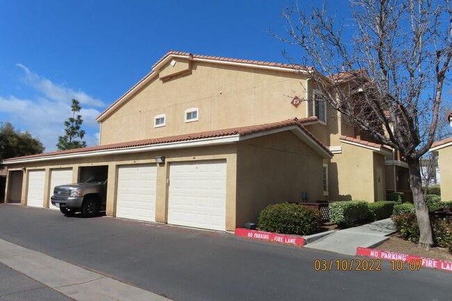 24909 Madison Ave in Murrieta, CA - Foto de edificio - Building Photo