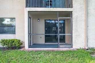 141 NW 93rd Ave, Unit 102 in Pembroke Pines, FL - Building Photo - Building Photo