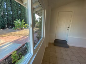 8000 Fairchild Ave in Los Angeles, CA - Building Photo