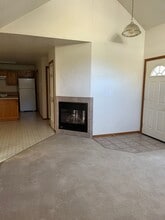 721 N Myrtle Rd in Myrtle Creek, OR - Building Photo - Building Photo