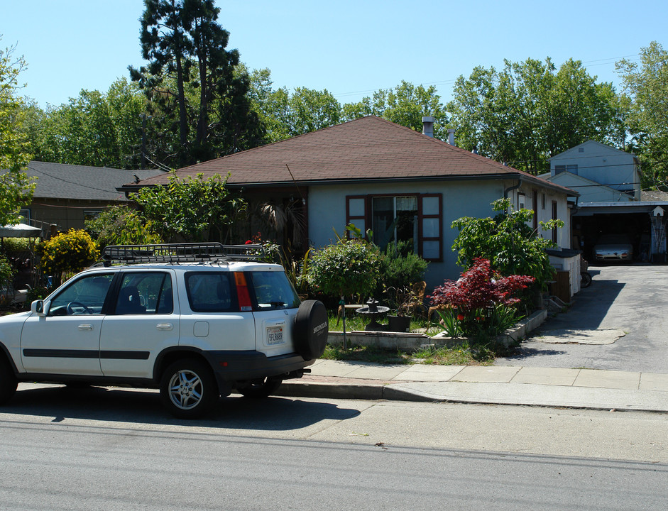 441 Rollins Rd in Burlingame, CA - Foto de edificio