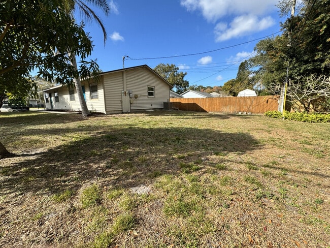 2900 Shore Dr in Safety Harbor, FL - Foto de edificio - Building Photo