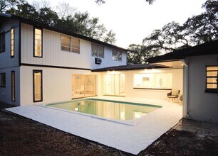 405 Shore Dr E in Oldsmar, FL - Building Photo - Building Photo