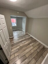 106 N Main St in Minoa, NY - Foto de edificio - Building Photo