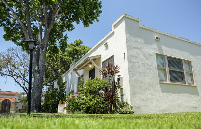 230-234 Castillo St in Santa Barbara, CA - Building Photo - Building Photo