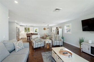 9 Woodlund Ave in Westerly, RI - Building Photo - Building Photo