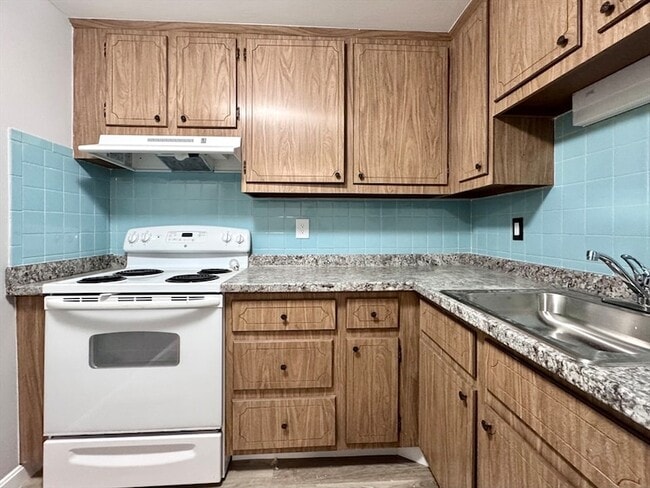 8 Old Colony Ln, Unit 11 in Arlington, MA - Building Photo - Building Photo