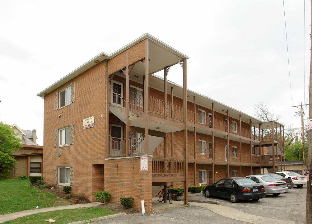 33 E 13th Ave in Columbus, OH - Foto de edificio
