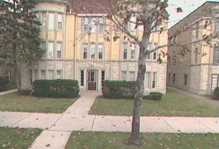 6654 W Devon Ave in Chicago, IL - Foto de edificio