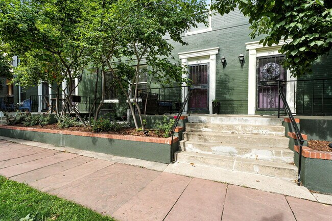 property at 1373 N Marion St