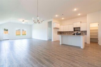 113 Caterpillar Ln in Liberty Hill, TX - Building Photo - Building Photo