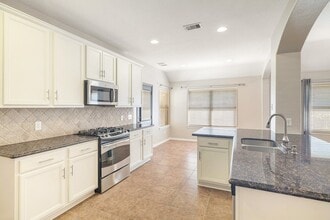139 N Hawkhurst Cir in Magnolia, TX - Building Photo - Building Photo