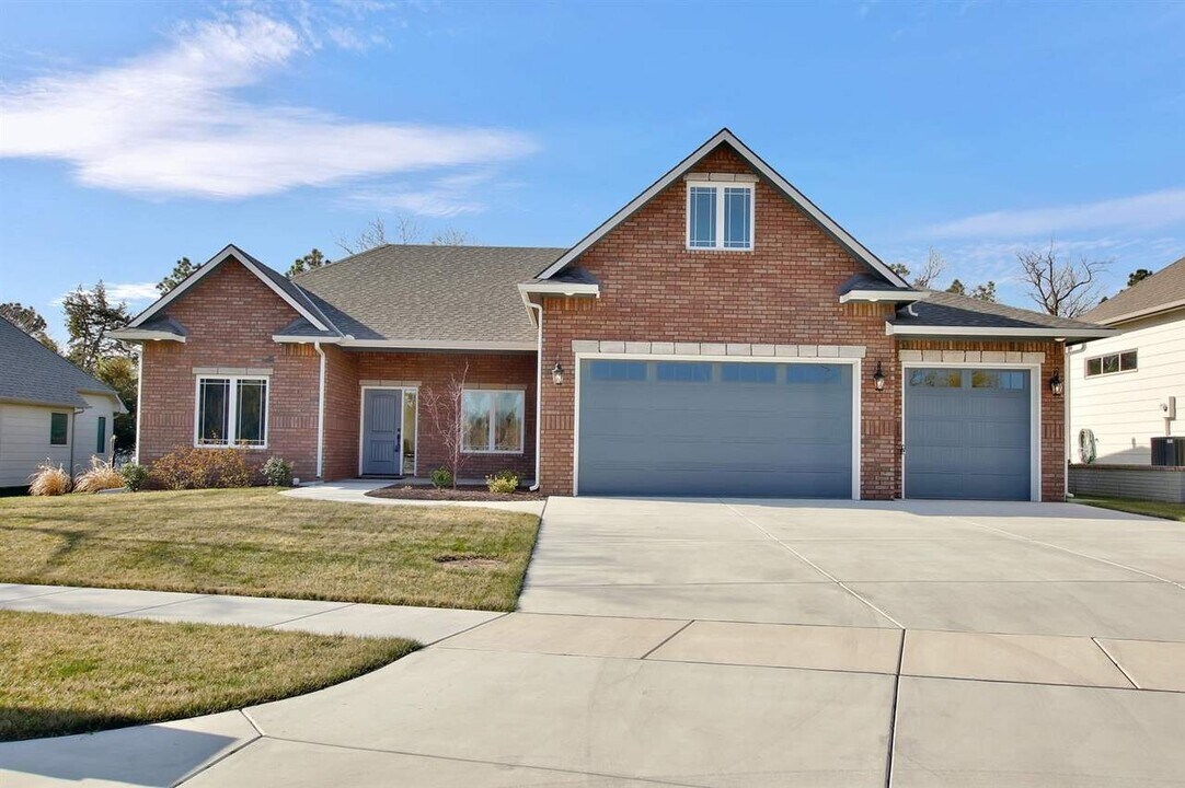 12621 E Zimmerly St in Wichita, KS - Building Photo