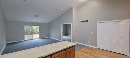 3167 E 11 Mile Rd in Warren, MI - Building Photo - Building Photo