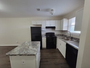 5820 Hickory St, Unit Apt 13 in Panama City, FL - Building Photo - Building Photo