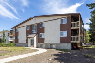 5715 56 Av in Red Deer, AB - Building Photo