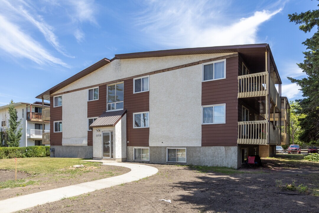 5715 56 Av in Red Deer, AB - Building Photo