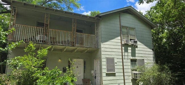 property at 920 E 37th St
