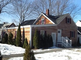 68 Broadway, Unit B in South Portland, ME - Building Photo