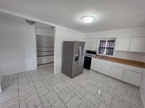 207 Hibiscus St in Tarpon Springs, FL - Building Photo - Building Photo