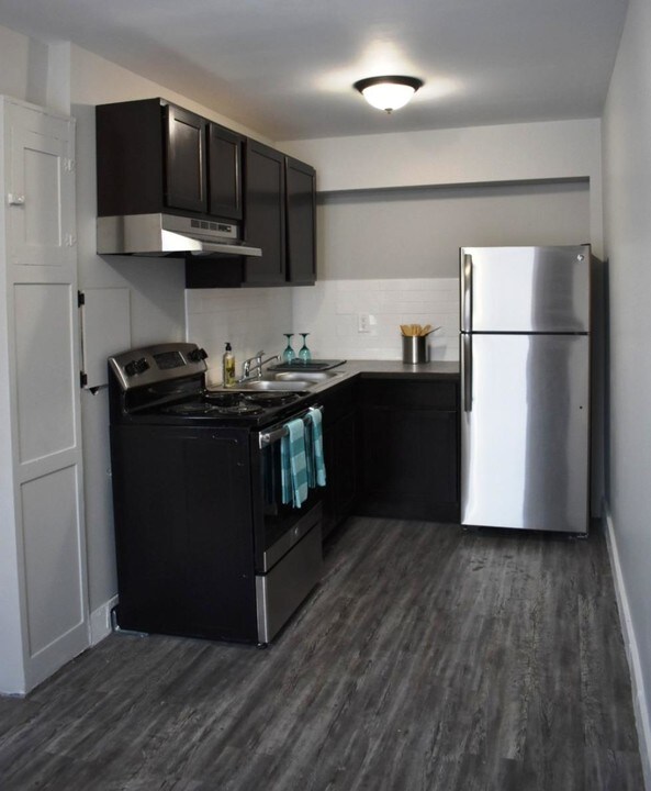 Washington Apartments in Lansing, MI - Building Photo